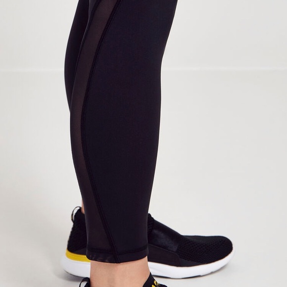 LULULEMON X SoulCycle Train Times - Picture 3 of 9